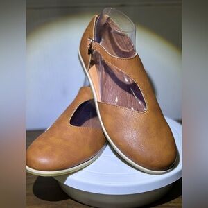 Tinstree cognac size 10 NWOT